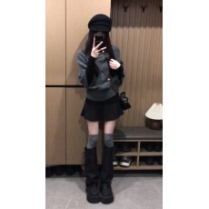 批发<b class='q'>黑色</b>高领蝙蝠袖毛衣<b class='q'>黑色</b>打底<b class='q'>黑色</b>百褶裙