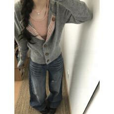 批发灰色V领短袖扣毛针织衫女