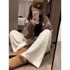 批发老钱风老花貂绒针织裤女冬季2026新款垂感阔腿裤百搭休闲显瘦<b class='q'>裤子</b>