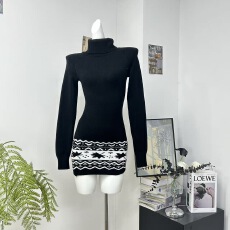 批发原创2025秋冬复古<b class='q'>提花</b>高领修身包臀短<b class='q'>连衣裙</b>圣诞针织毛衣