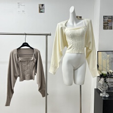 批发Fart Shop摩卡慕斯 灯笼袖绞花吊带背心开衫针织两件套