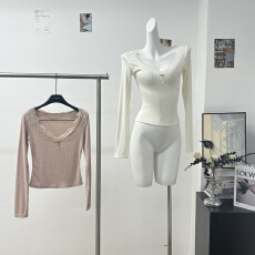 批发Lukira昭昭物语V领<b class='q'>蕾丝</b>边打底毛衣针织衫女秋冬内搭修身上衣