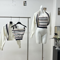 批发WITHMIN 三件套女秋季新款短款针织开衫女抹胸低腰休闲长裤女套装