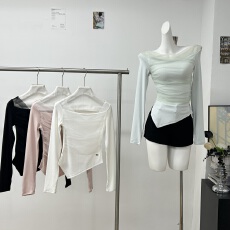 批发自留爆款推荐~薄荷绿一字领网纱拼接<b class='q'>针织衫</b>女春季高级感气质上衣