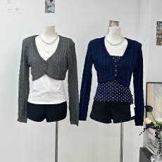 批发孔真烦呐 温柔藏青麻花<b class='q'>针织</b><b class='q'>开衫</b>女2026春季复古柔软短款外套毛衣