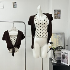 批发七颗虾滑波点背心夏季2026新款女显瘦杏色韩系独特漂亮巨好看上衣