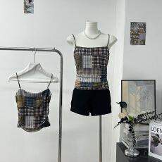 批发MULVAN 心动格律 复古格纹<b class='q'>吊带</b><b class='q'>背心</b><b class='q'>女</b>不规则网纱印花短款撞色上衣