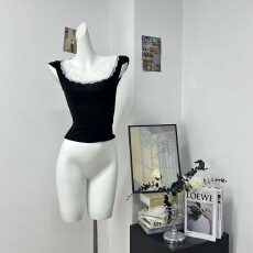 批发Wuu2sweet吴太甜 大U领蕾丝边短袖T恤女夏季修身显瘦收腰纯欲上衣