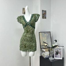 批发Wuu2sweet吴太甜 蕾丝小飞袖斜裁<b class='q'>豹纹</b>裙女深V性感修身收腰<b class='q'>连衣裙</b>