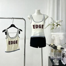 批发韩好甜WARDEN EDGE失控边缘 <b class='q'>白色</b>毛织<b class='q'>吊带</b><b class='q'>背心</b>女印花修身外穿上衣