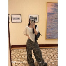 批发SUNONEONE <b class='q'>迷彩</b>印花宽松牛仔<b class='q'>裤</b>女春新款美式阔腿设计感低腰休闲<b class='q'>裤</b>