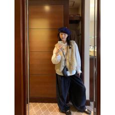 批发oohbubble25aw羊咩咩秋冬皮毛一体羊羔马甲 环保毛皮草小外套