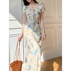 批发2026夏季新款法式蝴蝶印花圆领系带泡泡袖收腰斜裁<b class='q'>连衣裙</b>