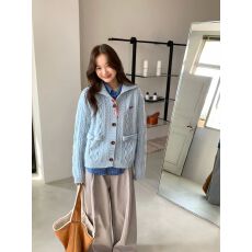 批发<b class='q'>日系</b><b class='q'>甜美</b>复古麻花毛衣女秋冬新款学院翻领宽松慵懒针织开衫外套