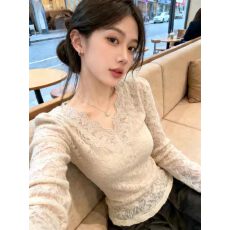 批发法式轻熟风杏色V领蕾丝<b class='q'>长袖</b>T恤女2026春秋新款内搭修身打底衫上衣