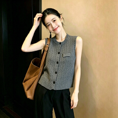 批发<b class='q'>大码</b><b class='q'>女装</b>胖mm麻花圆领针织马甲秋冬新款韩系叠穿坎肩无袖毛衣背心