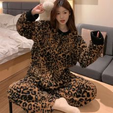 批发冬季 半边绒300克 睡衣女<b class='q'>时尚</b>开衫加厚法兰绒家居服