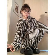 批发连帽条纹套装冬季新款睡衣女法兰绒网红ins风简约韩版家居服