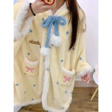 批发米妮波点睡衣女秋冬季新款珊瑚绒加厚甜美卡通连帽睡袍居家可外穿