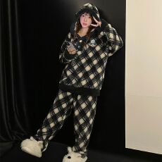 批发天鹅绒300克 冬季珊瑚绒<b class='q'>睡衣</b>女长袖加厚保暖家居服套装