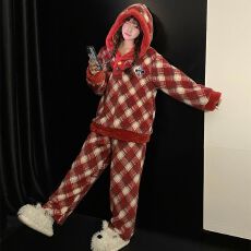 批发天鹅绒300克 冬季珊瑚绒<b class='q'>睡衣</b>女长袖加厚保暖家居服套装