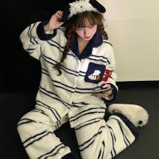 批发天鹅绒300克 冬季珊瑚绒<b class='q'>睡衣</b>女长袖加厚保暖家居服套装