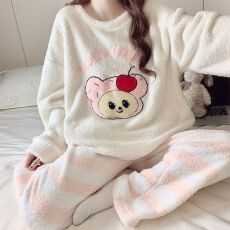 批发半边绒 冬季新款珊瑚绒<b class='q'>睡衣</b>女长袖卡通保暖家居服套装