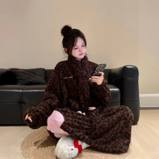 蝴蝶结豹纹睡衣女冬季珊瑚绒新款加绒加厚外穿家居服套装