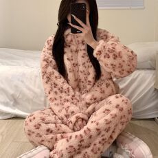 批发少女粉豹纹<b class='q'>珊瑚</b><b class='q'>绒</b>立领<b class='q'>睡衣</b>女秋冬加<b class='q'>绒</b>加厚立领花边宽松家居服套装