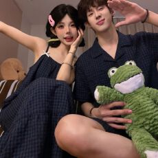 批发云朵棉情侣<b class='q'>吊带</b><b class='q'>睡裙</b>带胸垫女夏季格子简约短袖男家居服