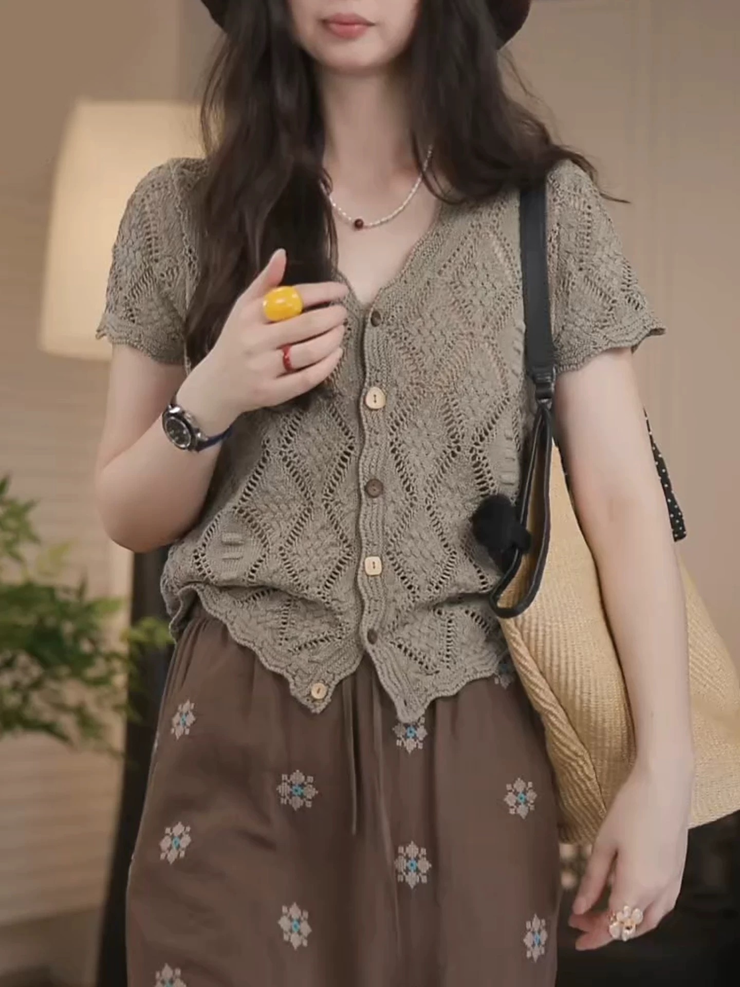 FA36521# 设计菱形格镂空绿色无袖罩衫女夏季新款时尚休闲叠穿针织背心 服裝批發女裝批發服飾貨源