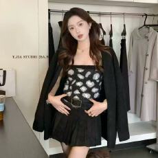 批发小众豹纹<b class='q'>图案</b>显瘦百搭抹胸<b class='q'>背心</b> 宽松软糯百搭毛衣开衫套装