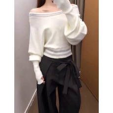 批发韩系白色一字肩蝙蝠长袖针织衫女早秋小个子独特漂亮收腰短款<b class='q'>上衣</b>