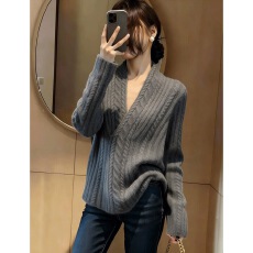 批发温柔慵懒风V领麻花灰色毛衣<b class='q'>女</b>冬季<b class='q'>针织衫</b>宽松高级感内搭上衣<b class='q'>女</b>冬
