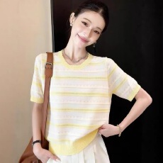 批发撞色条纹圆领套头短袖<b class='q'>针织衫</b>女2026新款夏季时尚洋气独特漂亮上衣