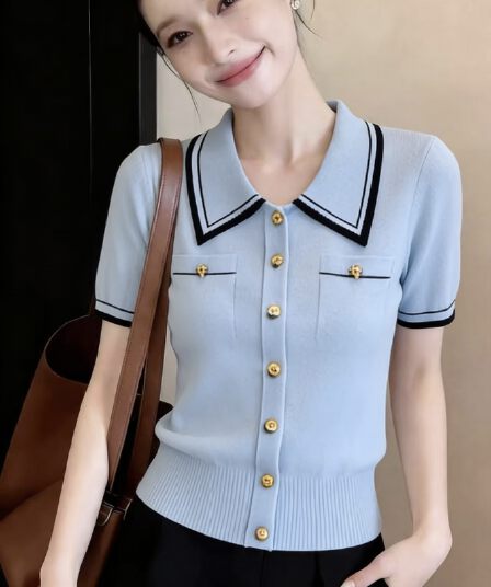 파란색 POLO 칼라 반팔 티셔츠 여성 여름 2026 새로운 고급 센스 배색 얼음 실크 니트 작은 샤넬 스타일 맨위