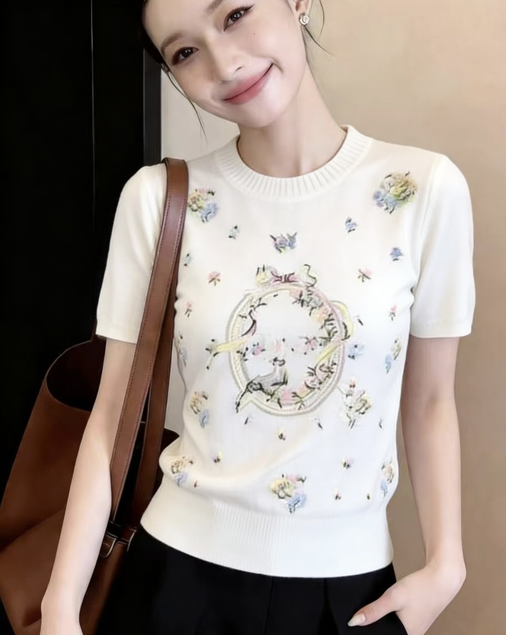 보존 섹션 추천 작은 샤넬 스타일 무거운 작업 꽃 자수 반팔 티셔츠 여성 봄 새로운 품격 연령 감소 니트 스웨터