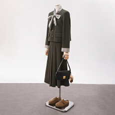 批发小香风西装<b class='q'>外套</b>女秋冬新款高级感气质小个子修身减龄小西服套装