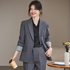 批发<b class='q'>小西装</b>外套女2026新款秋冬<b class='q'>修身</b>气质短款小个子休闲女士西服套装