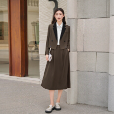 批发时尚洋气<b class='q'>外套</b>上衣女2026秋冬新款气质<b class='q'>修身</b>西装套装