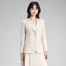 批发米白色收腰西装套裙女秋季高级感通勤面试<b class='q'>职业</b><b class='q'>半身裙</b>两件套