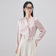 批发温柔粉 V 领雪纺<b class='q'>衬衫</b>女秋季知性办公正装内搭简约垂感<b class='q'>职业</b><b class='q'>衬衣</b>女