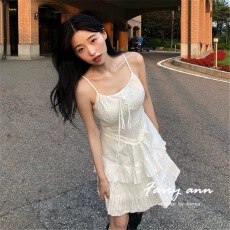 批发高档法式甜美气质吊带裙<b class='q'>连衣裙</b>显瘦女夏季设计感百搭小众木耳边短