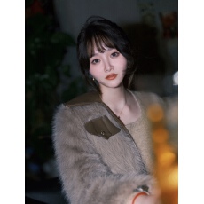 批发2024新款冬季皮草外套女士短款翻领仿狐狸毛长袖韩版时尚加厚上衣