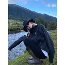 批发黑色冲锋衣<b class='q'>外套</b>女秋冬vintage美式复古宽松休闲工装夹克<b class='q'>上衣</b>潮