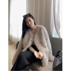 批发环保仿皮草外套女秋冬季宽松加厚毛绒托卡短款加棉加厚小香风上衣