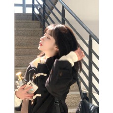 批发牛角扣毛呢外套女中长款2023<b class='q'>秋</b>冬新款赫本风小个子连帽呢子大衣潮