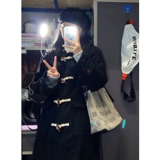 批发牛角扣毛呢外套女中长款2023秋<b class='q'>冬</b>新款赫本风小个子连帽呢子大衣潮