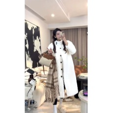 批发羊羔毛外套女长款大衣过膝设计感财阀家族仿兔绒皮草加厚宽松立领