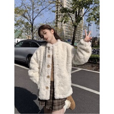 批发高级感小香风外套女<b class='q'>冬</b>2025新款奶fufu环保羊羔绒皮草毛茸保暖上衣